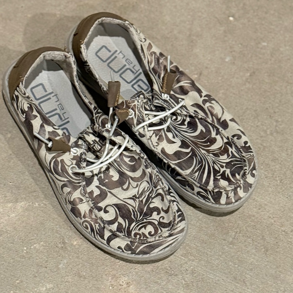 Hey Dude Cream and Brown Floral Print Flats - Picture 4 of 10
